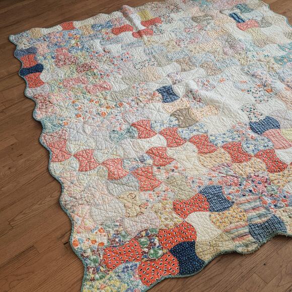 Handmade Other - vintage hand quilted  patchwork quilt. scrappy, bow-tie patterns scalloped edge